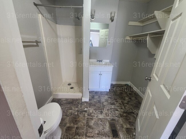 Photo - $1,199 - 4 bedroom / 2.5 bathroom - Single Family Home
