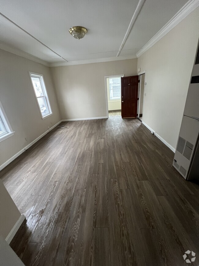 Building Photo - 772 Globe St Unit 1 E - 772 Globe St. Rental