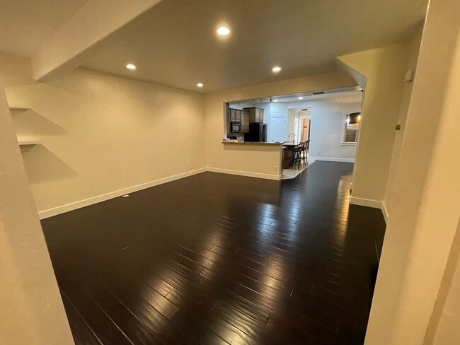 Photo - 4274 Lake Bridge Dr