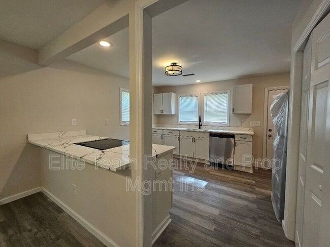 Photo - 2507 Moreland St