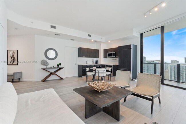 Photo - 45 SW 9th St Unit 4301