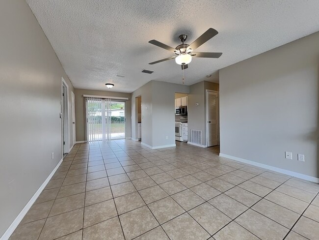 Building Photo - 728 Fairmont Dr