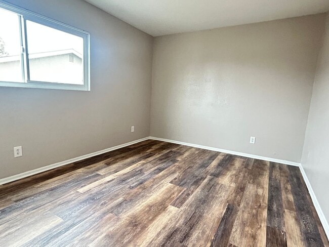 Photo - 2 Bed -2 Bath upper unit for Rent. Call us today! Unit 00016642D