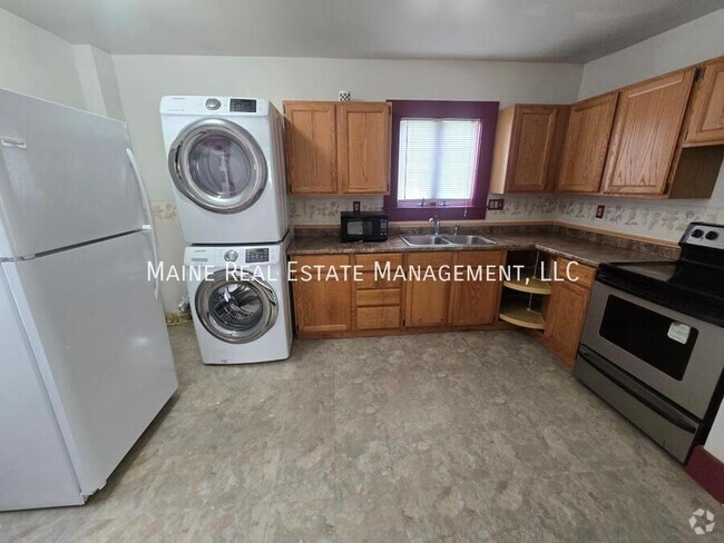 Building Photo - 10 Otis St Rental