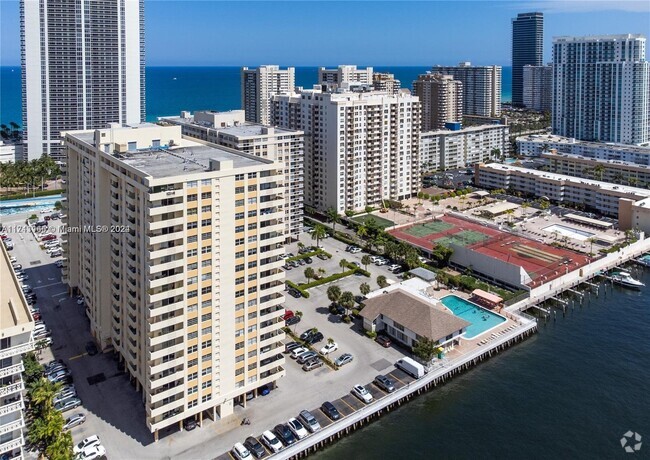 Building Photo - 1833 S Ocean Dr Unit 803 Rental