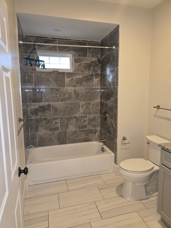 21 Brookledge St Unit 2R