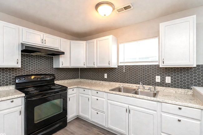 Photo - 2133 White Ave