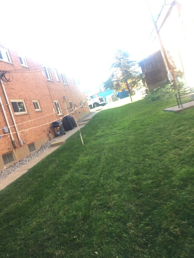 1223 Elm Dr Unit 1S