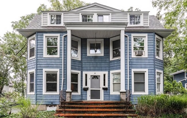 Building Photo - 90 Nassau Rd Unit Upper