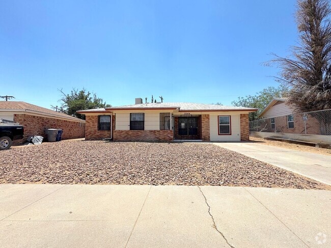 Building Photo - Northeast El Paso 3 Bed Refrig A/C! Rental