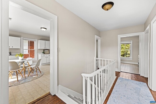 Photo - 830 W Beverley St Townhome