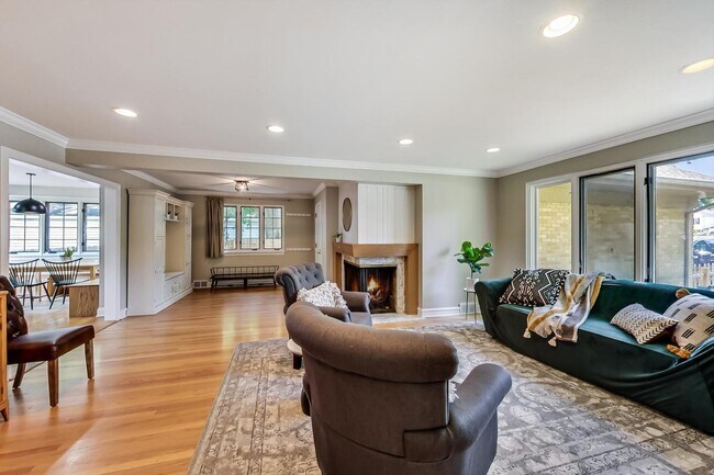 Photo - 504 Illinois Rd