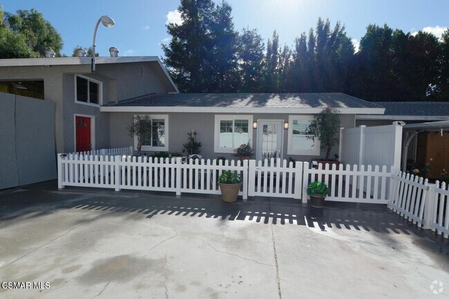 Building Photo - 718 Greenbriar Ave Rental