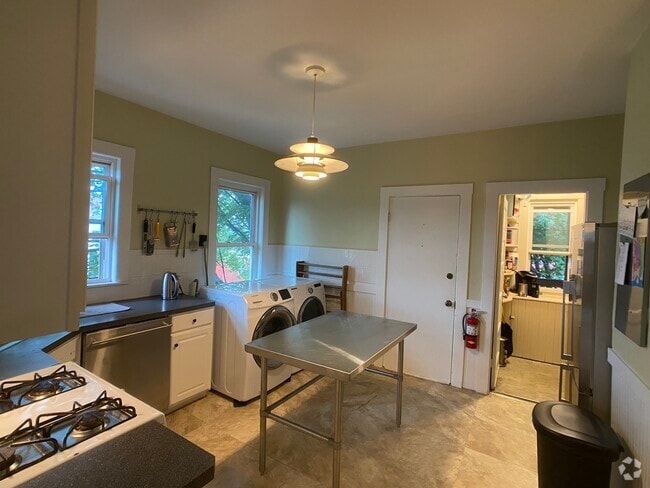 Building Photo - 70 Montebello Rd Unit 3 Rental