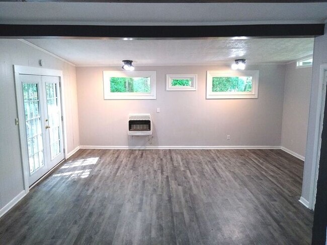 Photo - 3 bedroom 1.5 bath in East Point, GA
