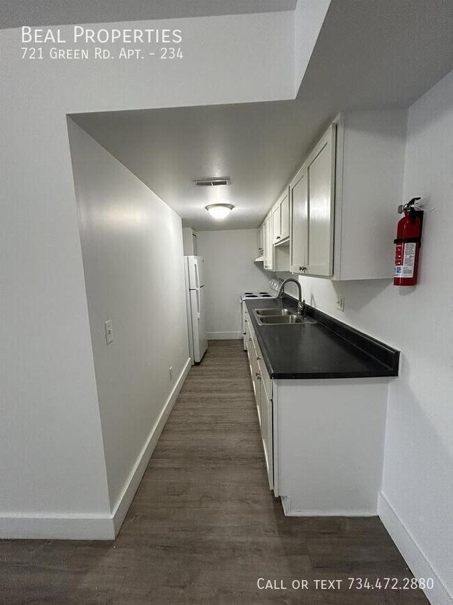 Photo - 721 Green Rd Unidad 234