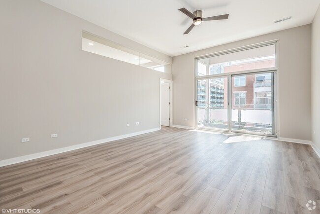 Building Photo - Breathtaking 2 bedroom w. easy highway acc... Unit 502 Rental