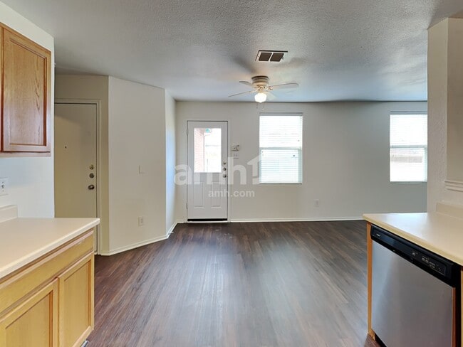 Photo - 1409 Laurel Ln