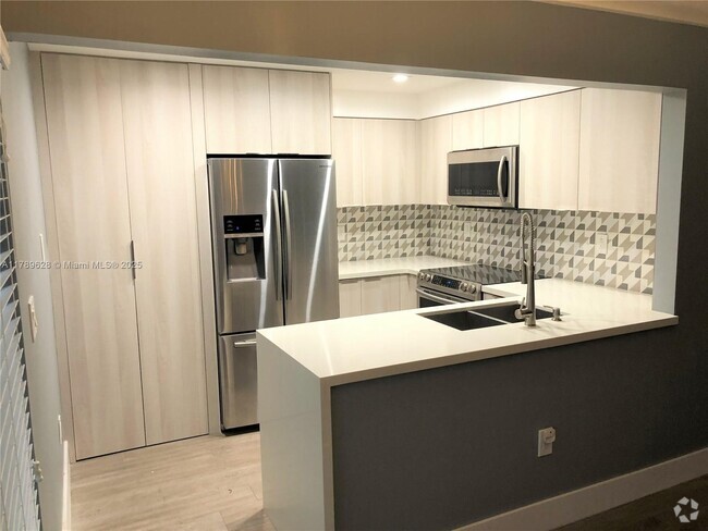 Building Photo - 10030 NW 9th St Cir Rental