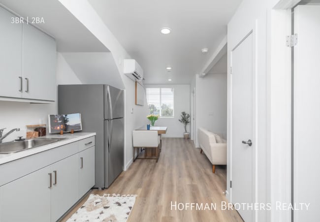 Photo - 1635 E 117th St Unit 306