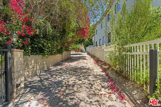 Photo - 5216 Sale Ave