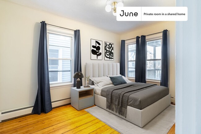 Building Photo - Room in Shared 4 bed/1 bath home