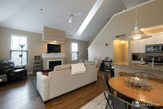 Photo - Three Bedroom with garage near Grandview Unidad 1785 Drayton Court