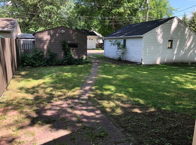 Photo - 2 Bed, 1 Bath Single Family House for Rent