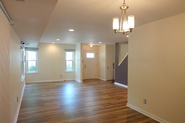 Photo - 3001 N Dale Ct