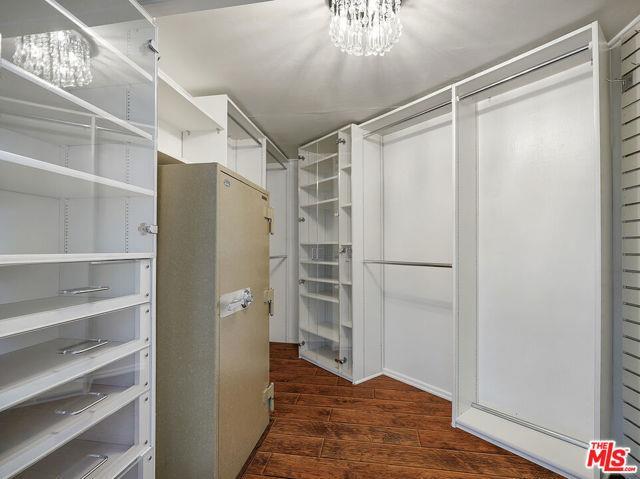 Photo - 13161 Addison St