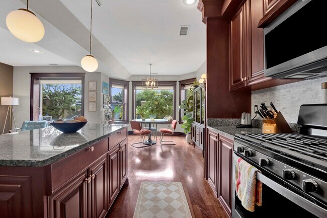 Photo - 3106-08 W Lyndale St