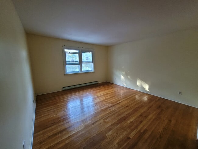 Photo - 56 Wakelee Ave Unit 10