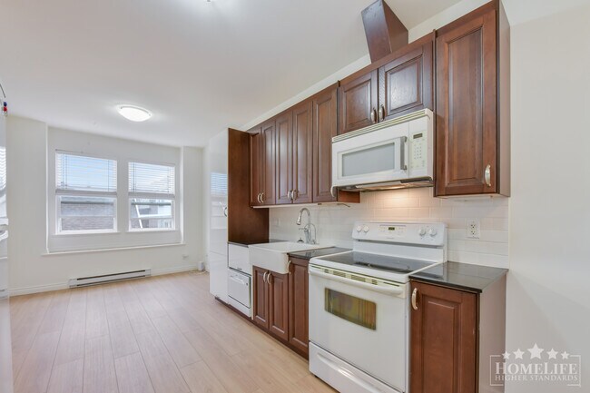 Bright 2 Bedroom Basement Suite in Quiet Cloverdale Location All Utilities Included
