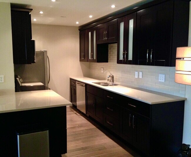 Photo - 576 N Bellflower Blvd Unidad Stoneybrook