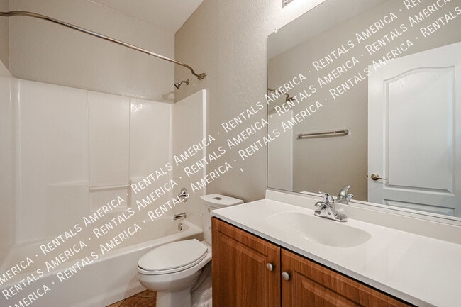 Photo - 1155 E Winchester Pl