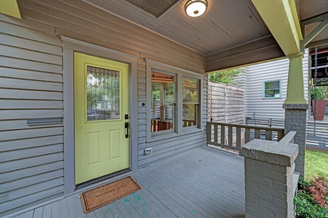 Photo - 1032 E 6 1/2 St