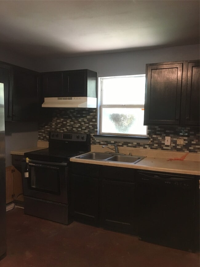 Photo - 1641 Decker St