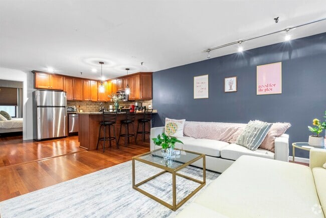 Building Photo - 84 Monroe St Unit 2 Rental