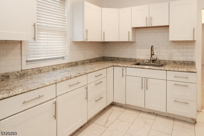 Photo - 588 Argyle Ave Unit 3