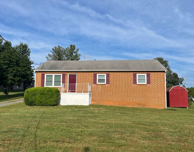 3 Bedroom Home in Campbell County - 3 Bedroom Home in Campbell County