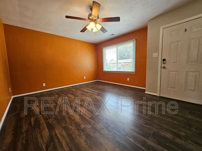 Photo - 3413 Newport Dr
