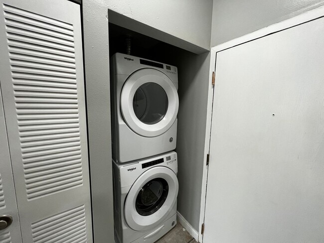 Photo - Renovated 2BR | Granite Kitchen | In-Unit Laundry Unit Apt 26