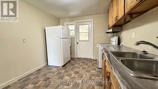 Photo - 22 Charlotte St