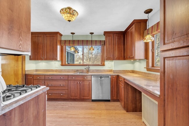 13 Bridgham Ave