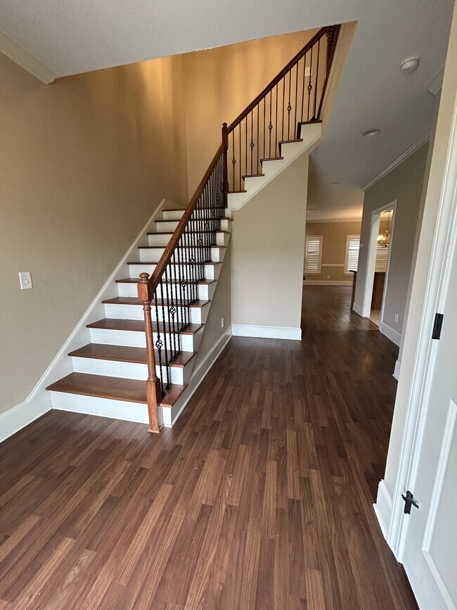 Photo - 1629 Brook Hollow Dr