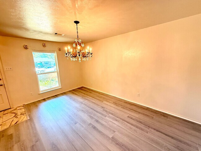 Photo - 2217 Indian Creek Dr