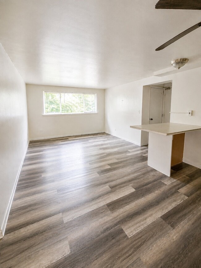 Building Photo - 510 Macie Ct Unit 3