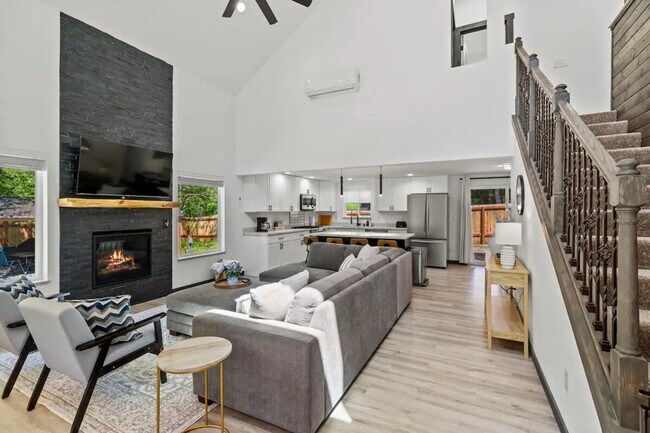 Photo - 311 Skate Creek Rd N Unidad ID1054654P