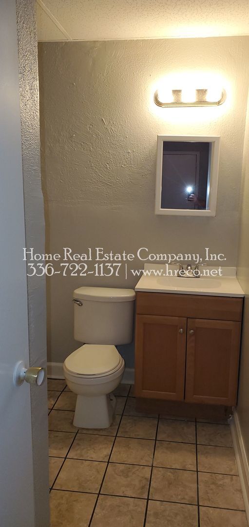 Photo - 1338 Gray Ave NE Unidad 1338-A