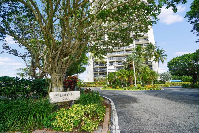 Building Photo - 2400 Presidential Way Unit 502